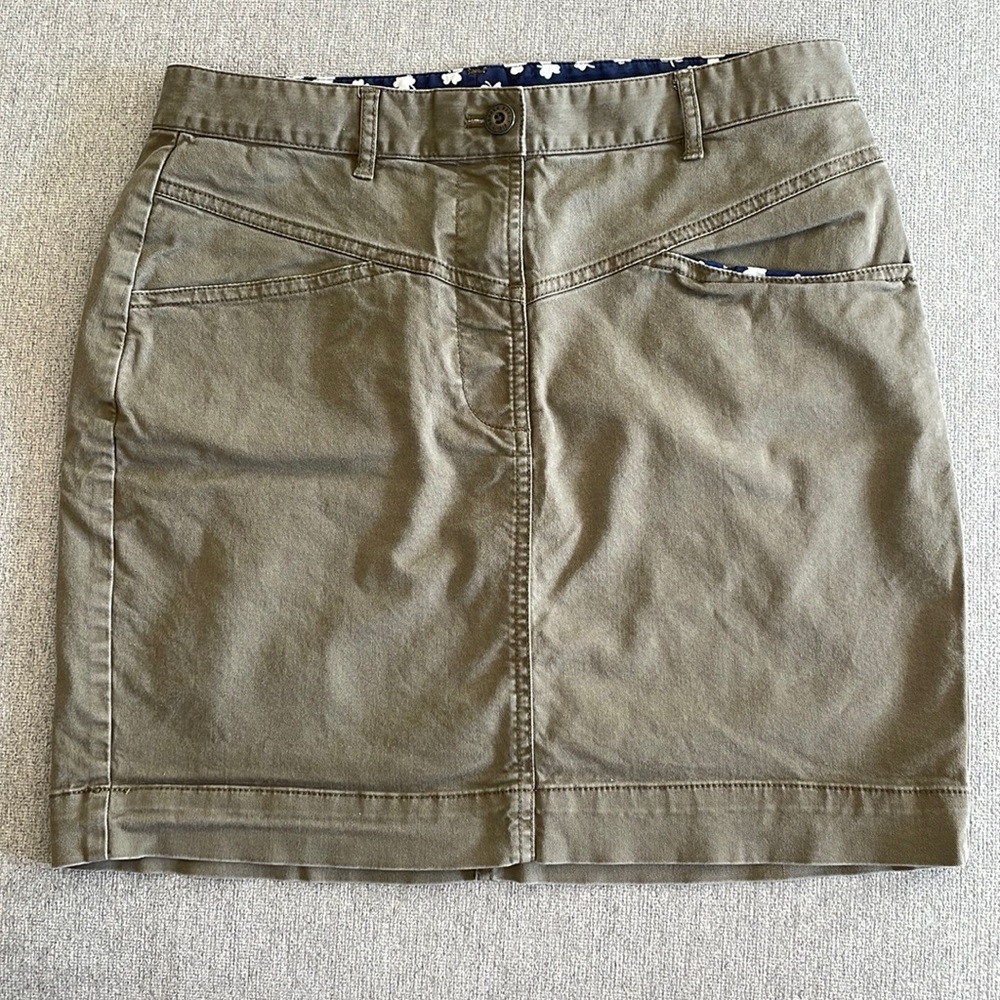 Brooks Brothers Army Green Skirt with Peeks of Clovers Size 4